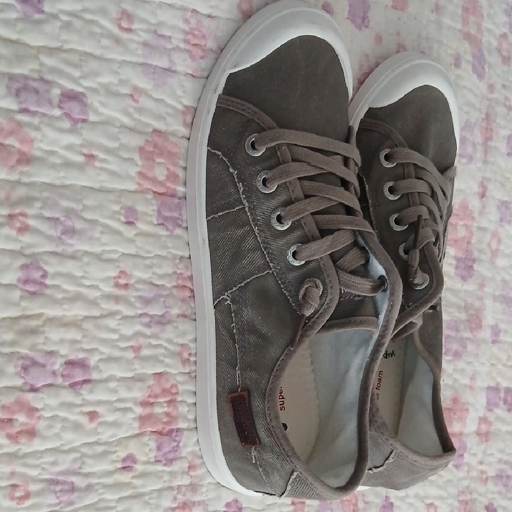 Jenn Ardor Gray Sneakers - Picture 5 of 10